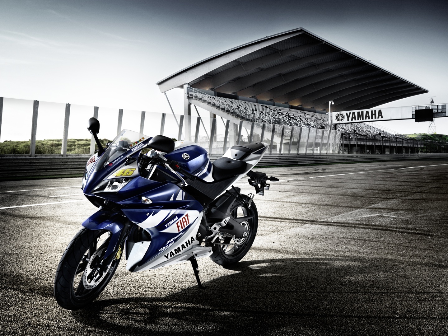 http://3.bp.blogspot.com/-8Wq2XdENF88/TcA-2E8cj9I/AAAAAAAABj0/4jnbEULMuFM/s1600/Yamaha-R125-2nd.jpg