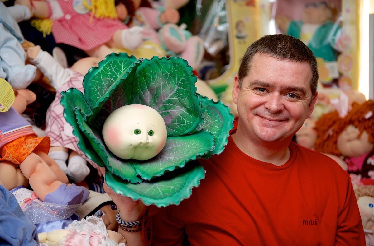 Dan Knowlton, Pria Yang Mengoleksi 600 Boneka Cabbage Patch Kids.