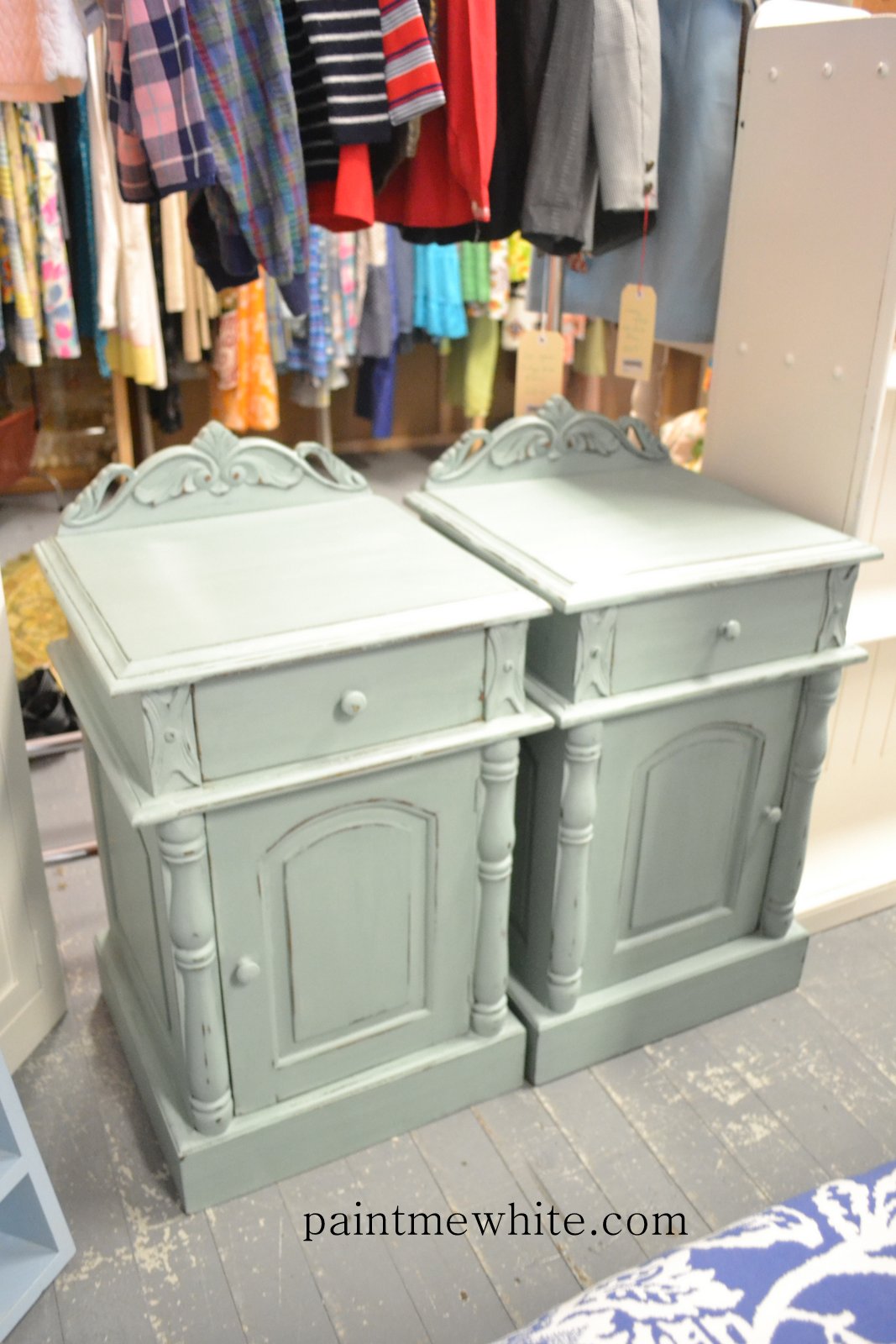 Chalk Paint(tm) Available Today In store and OnLine Paint Me White