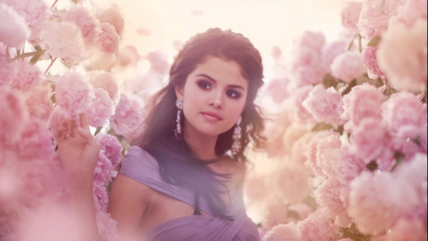 VS-doll86: Style Icon of the week: Selena Gomez