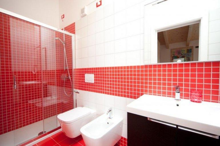 10 Baños color rojo - Colores en Casa