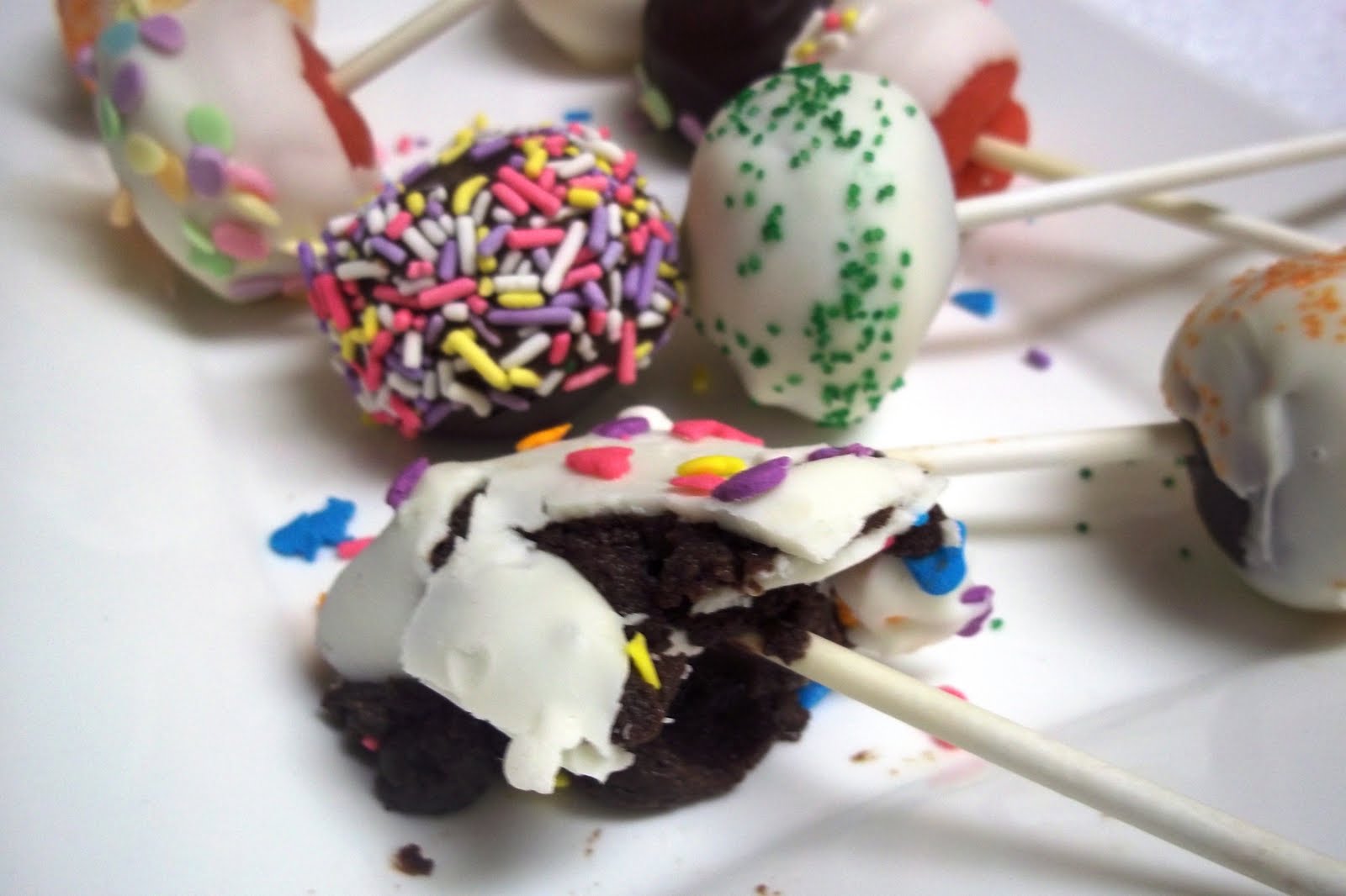 Sinful Sundays Easter Cake PopsFAIL