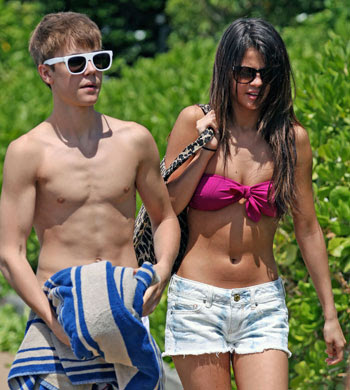 selena gomez and justin bieber on the beach in hawaii. hairstyles Justin Bieber amp;