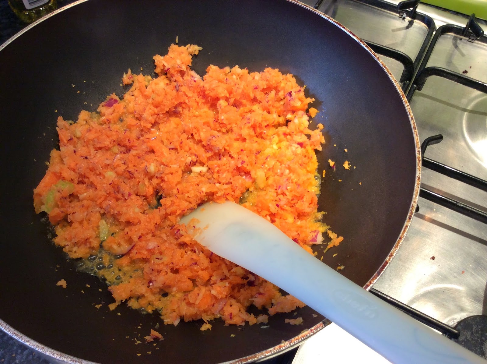 Leon chilli con carne recipe... Frills 'n' Spills