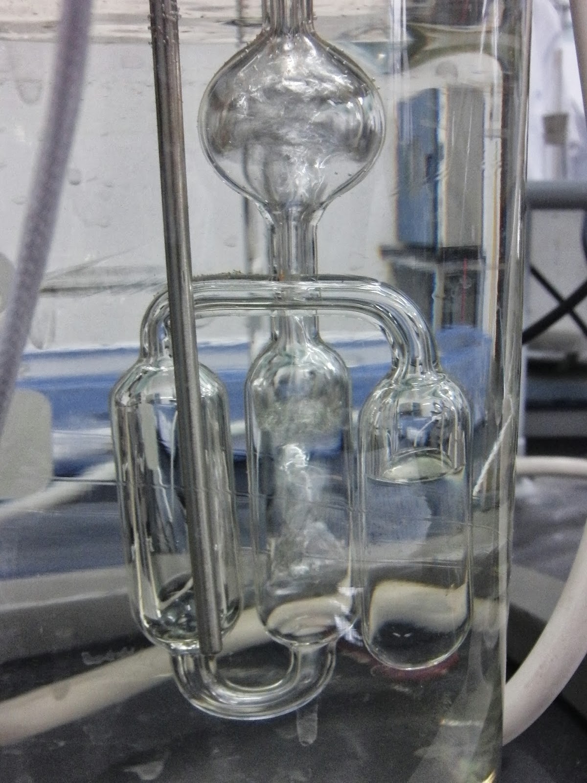 Lu Le Laboratory IsoteniscopeThe Determination of the Saturated Vapor