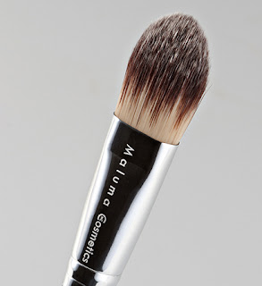 Maluma Cosmetics foundation brush