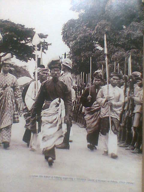 sultan abu bakar of pahang at pekan 1933(anm)