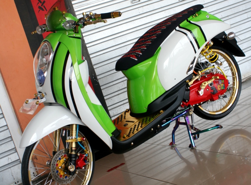 finna RZ Modifikasi Honda Scoopy Racing Look Style