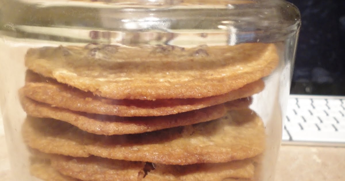 this hungry mama bakes Flat & Crispy Chocolate Chip Cookies
