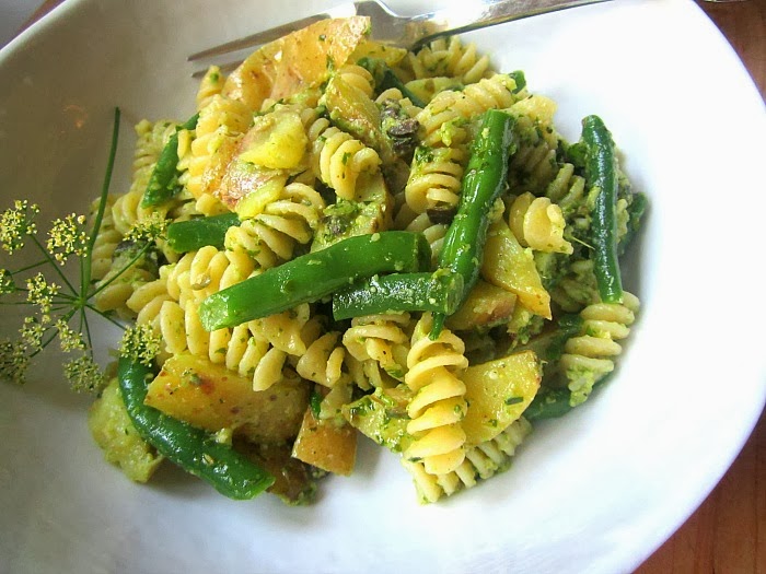 Pasta w/ Potatoes, Pesto & Green Beans