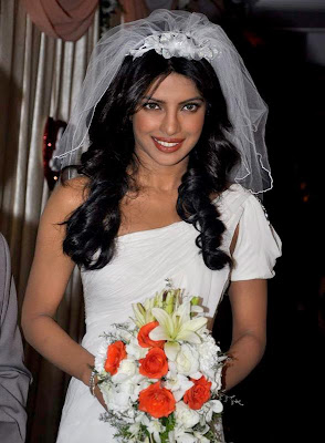 Click on the Image for Larger View Priyanka_Chopra_hot_Filmy Fun