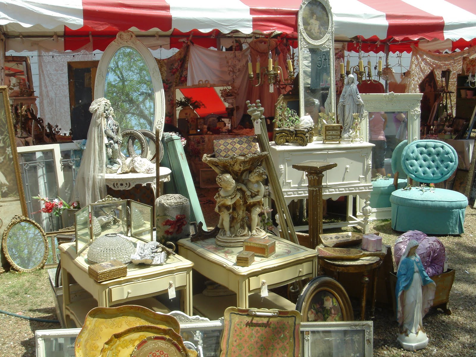 HALL ANTIQUE SHOW 2011