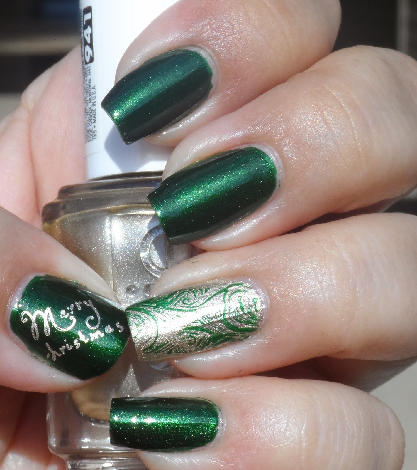 Just Me and My Nails: Simple Green and Gold