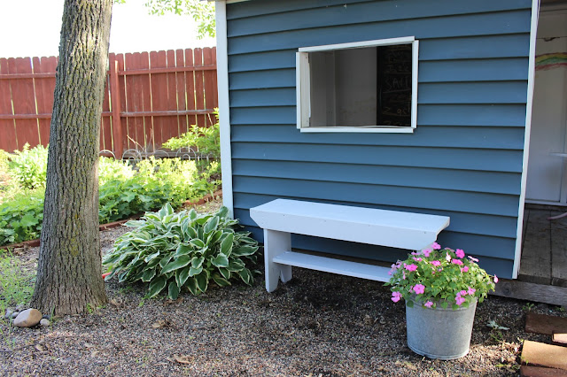 Happy At Home: A Simple Garden Bench