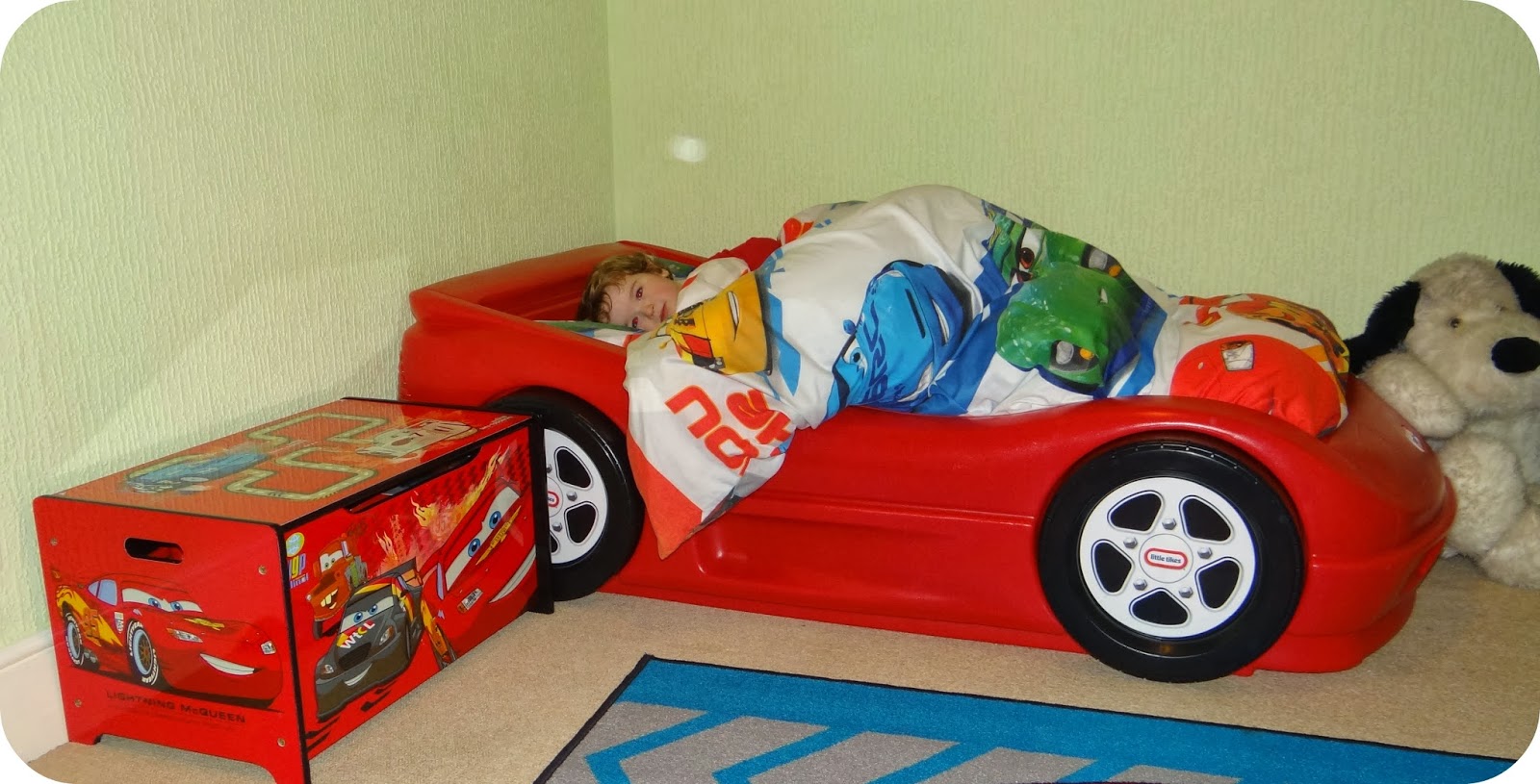 Life Unexpected Leo's Little Tikes Roadster Bed