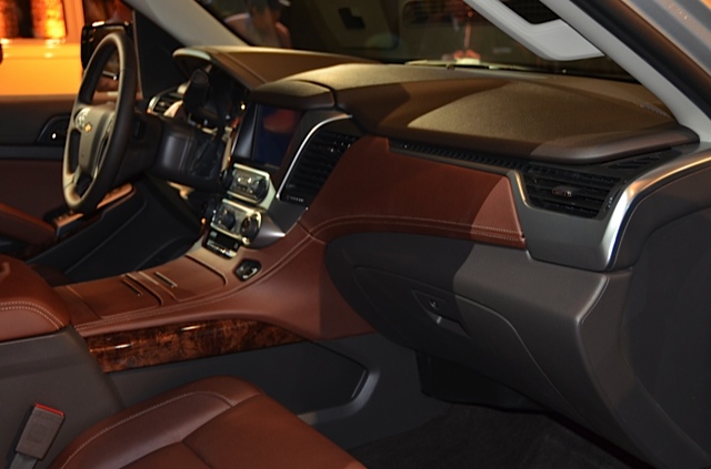 http://3.bp.blogspot.com/-8mj0BrsLxig/UjWLw5Pj42I/AAAAAAAAJEQ/__53OcksEKI/s1600/090828-exclusive-first-look-2015-chevrolet-tahoe-and-2015-chevrolet-suburban.1-lg.jpg