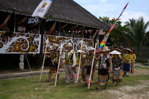 Wisata Desa Budaya Pampang Samarinda Kalimantan Timur