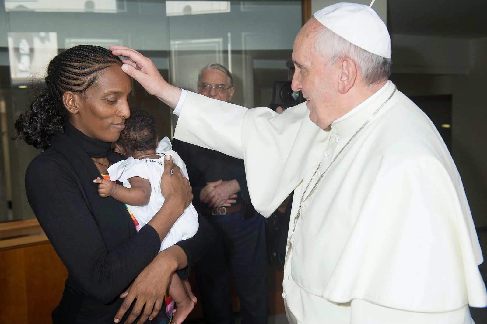 Meriam Ibrahim and baby with Pope Francis