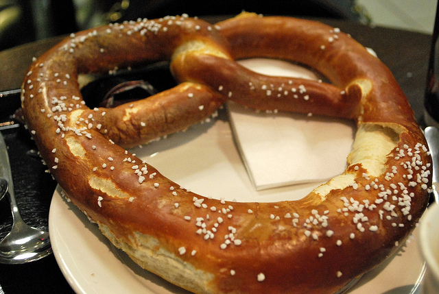 Itu namanya pritzel, ibu. Ini Cerita Tentang Kami