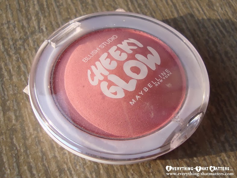 Maybelline Cheeky Glow "Peachy Sweetie" Blush: Swatch, Review And FOTD Maybelline+CheekyGlow+Peachy+Sweetie+Swatch+Review+Pictures
