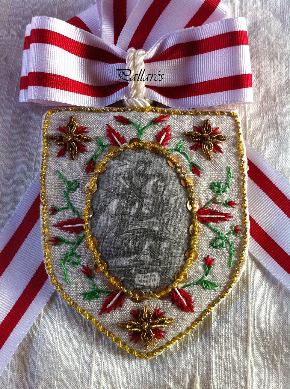 Artesanías Pallarés. Escapularios, San y Santa Marta.