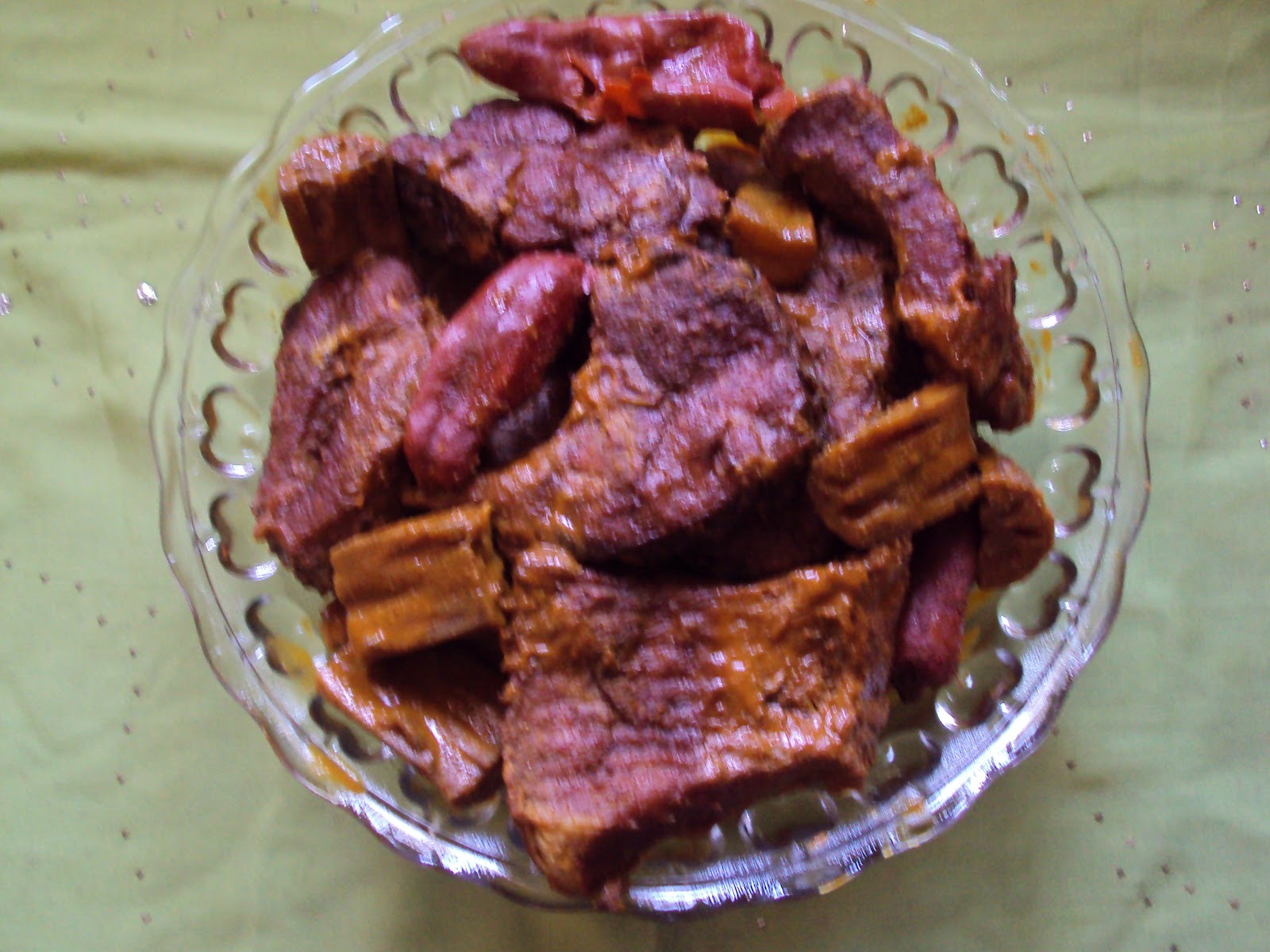 Gaad Nadur Fish And Lotus Stem Popular kashmiri dishes chamani qaliya dhani phul choek vangan gaad kufta dum aloo. kashmiri food recipes