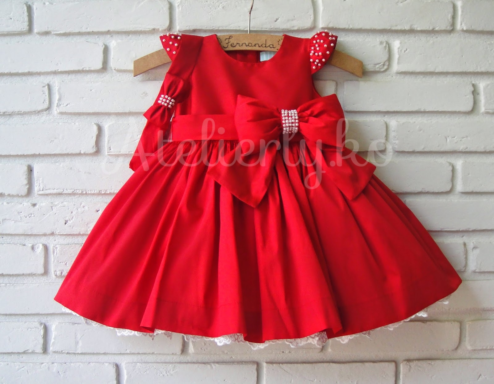 vestido vermelho 1 ano