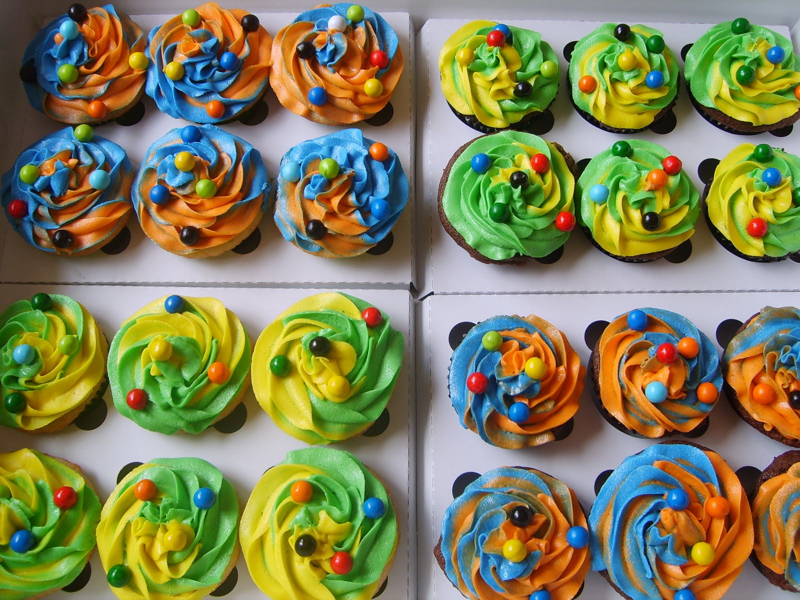 Crumbles Cupcakes Paintball!