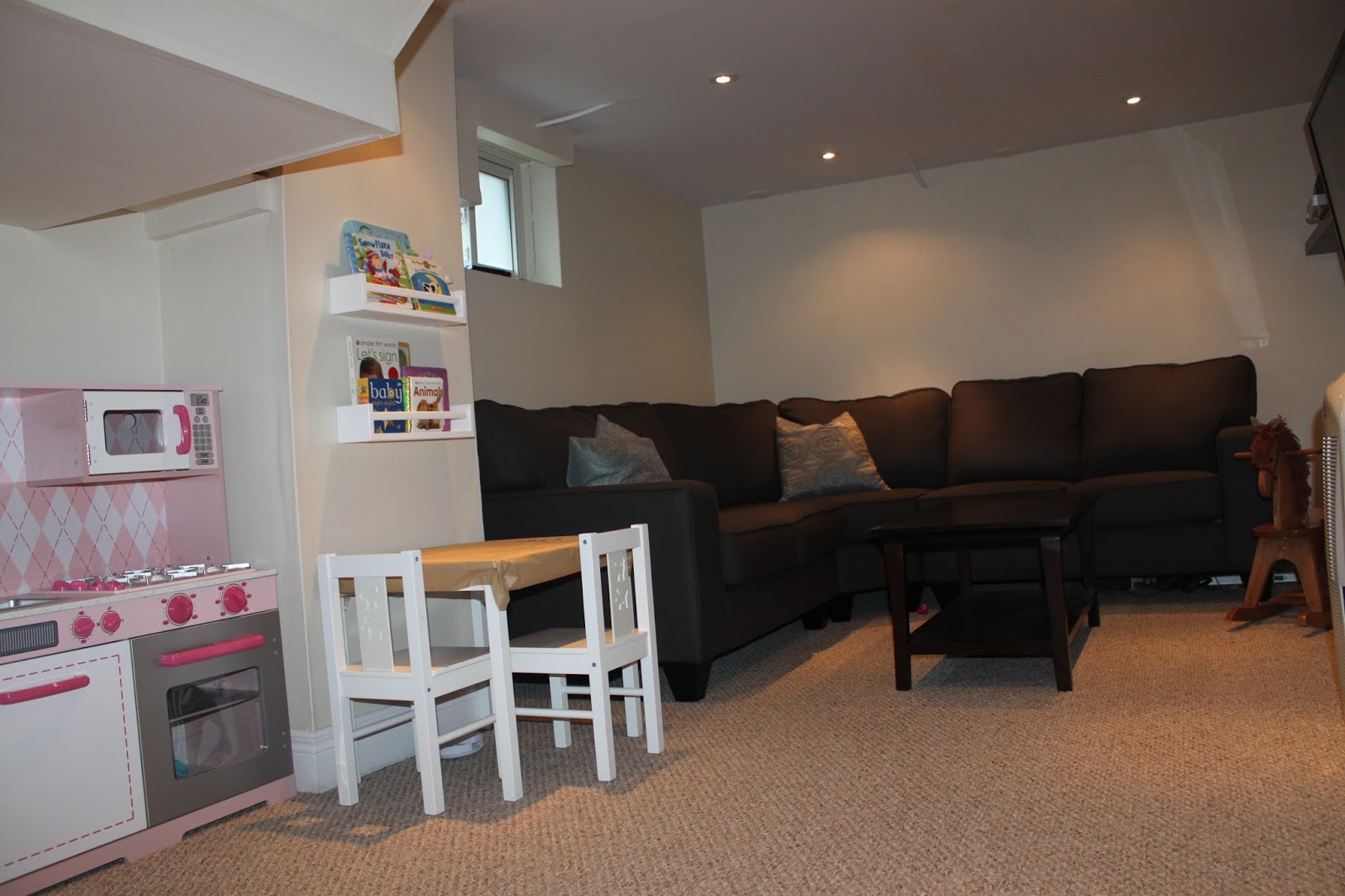 Beautiful Life Made Easy An organized play room...and a couple Ikea hacks