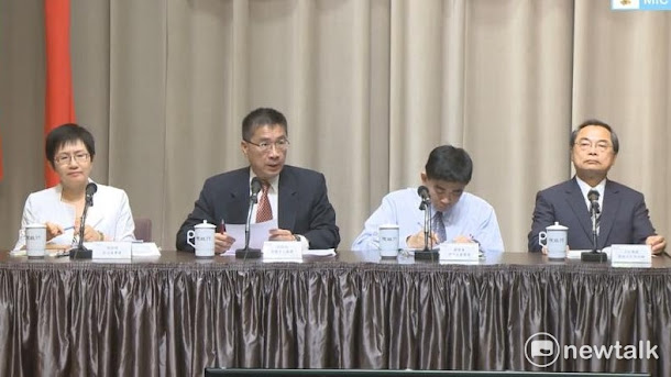 行政院發言人徐國轉述閣賴清德在「加速投資台灣」會議中的裁示。 行政院發言人徐國轉述閣賴清德在「加速投資台灣」會議中的裁示。