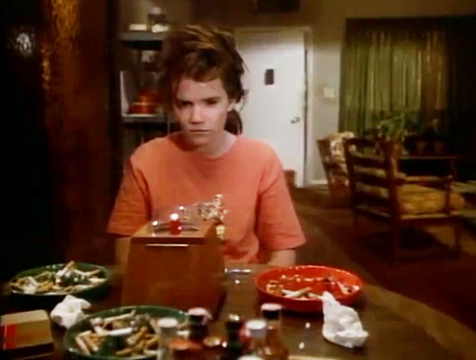 Norma Lewis (Mare Winningham) duda si apretar o no el botón en Button, button - Cine de Escritor Norma Lewis (Mare Winningham) duda si apretar o no el botón en Button, button - Cine de Escritor
