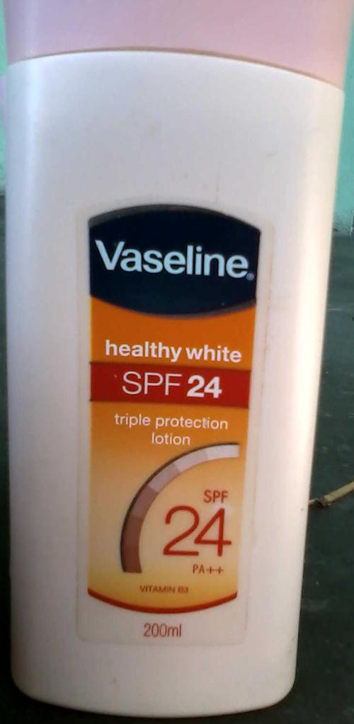 PRODUCT'S REVIEW REVIEW VASELINE HAND AND BODY LOTION