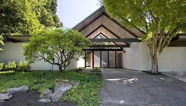 One Seamlessly Transitions From Modern Architecture To Nature House Design In Cul De Sac Top 7 Unique House Design
