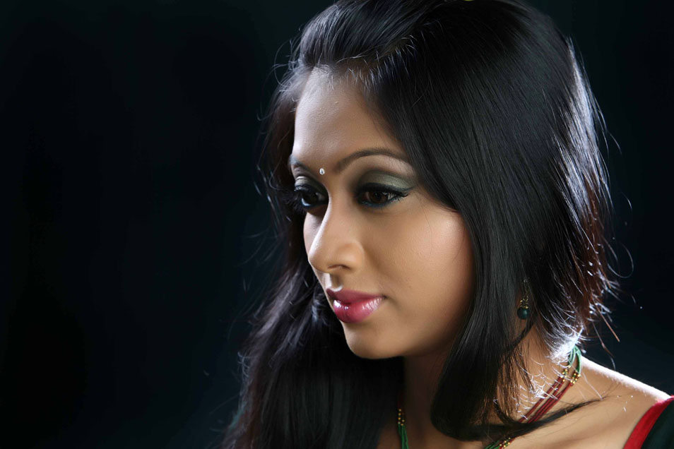 Udaya Tara Photoshoot in Saree1 - Actress Udaya Tara Hot Photoshoot in Saree