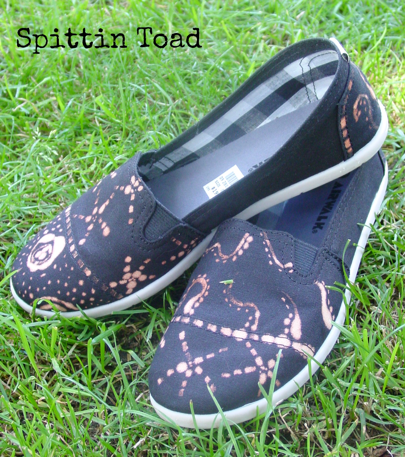 Spittin Toad Painting Shoes with Bleach DIY