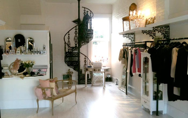 ديكورات الملابس 2013 Holiday dressing room