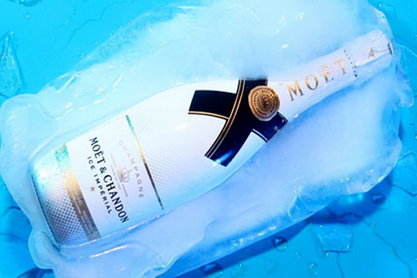 Ice Cubes in Champagne? How Good is Moët Ice Imperial - Social