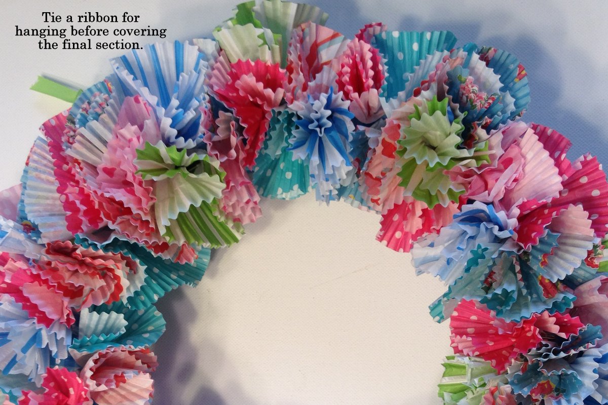 Quilted Cupcake Cupcake Liner Wreath Tutorial
