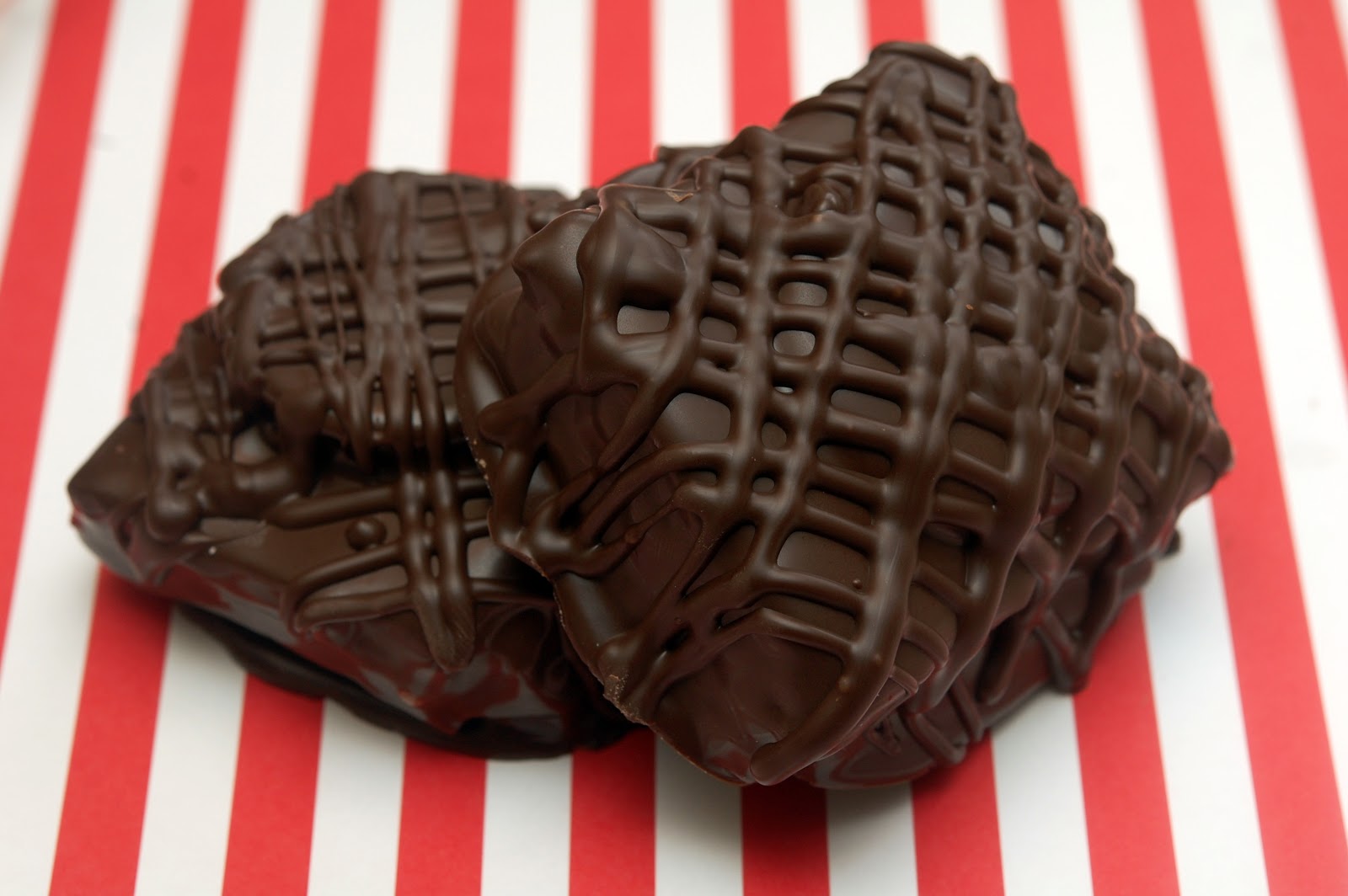 REESE'S PEANUT BUTTER CUP & HOMEMADE MARSHMALLOW STUFFED GRAHAM