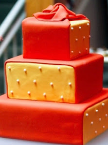 The Knot Velvet Box Set Wedding Cake