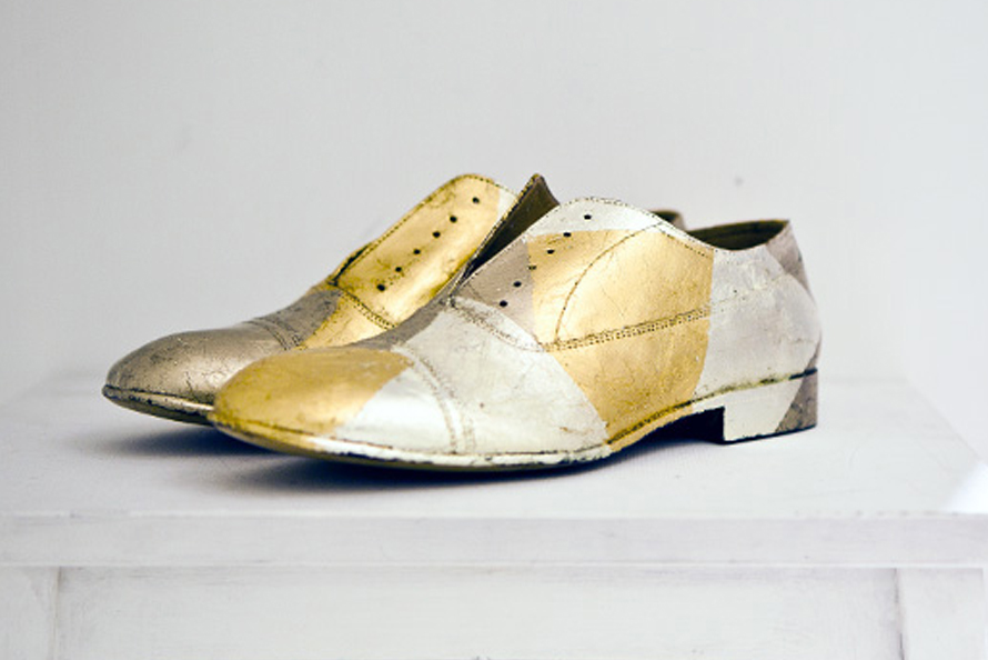 laceless loafers
