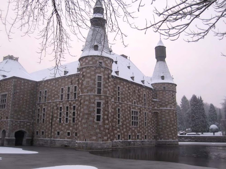 Le Château de Jehay sous la neige