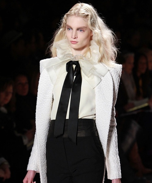 Beauty Fashion Trends Blogs Women Tuxedo Trends 2011 / 2012