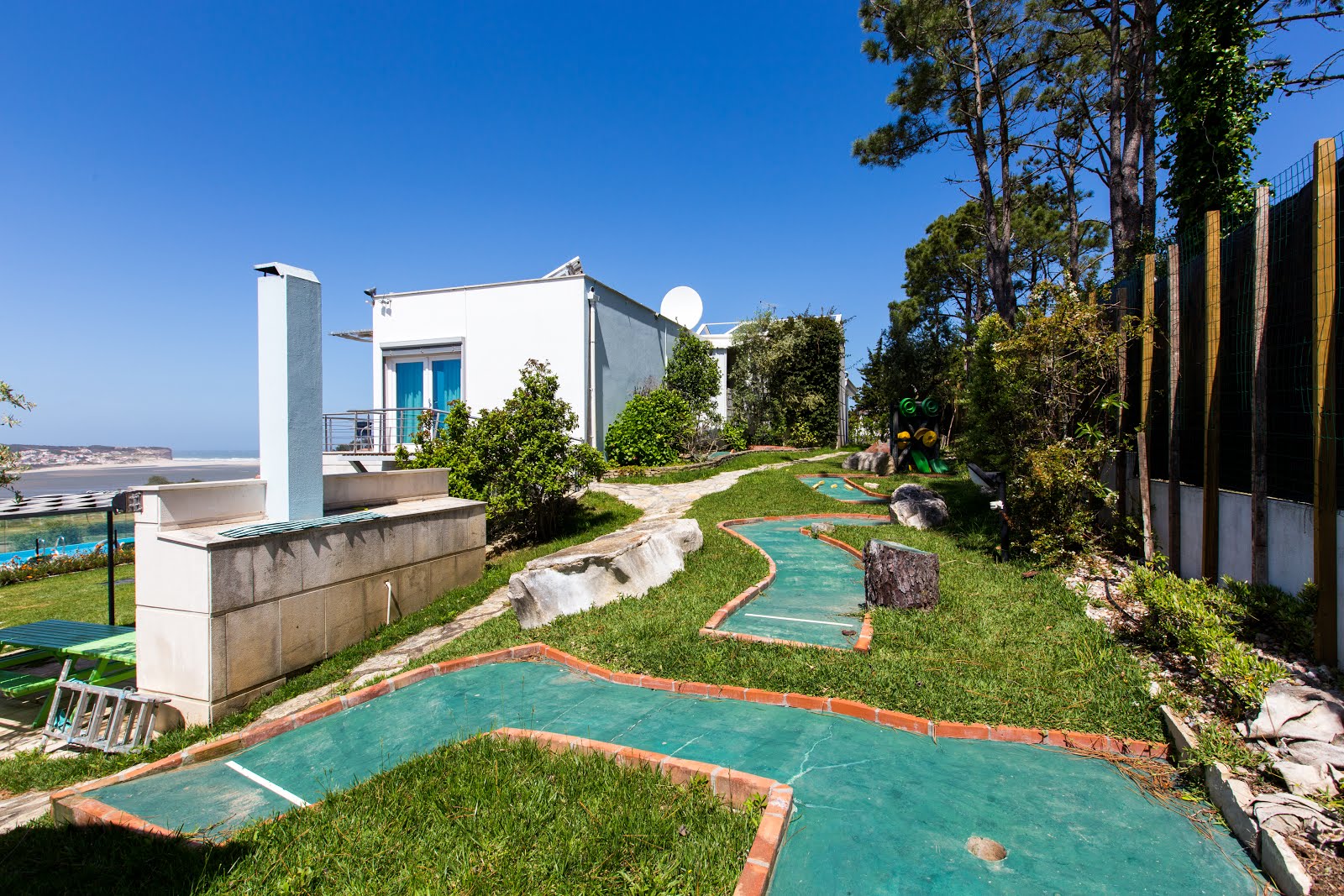 Casa do Lago, family friendly villa