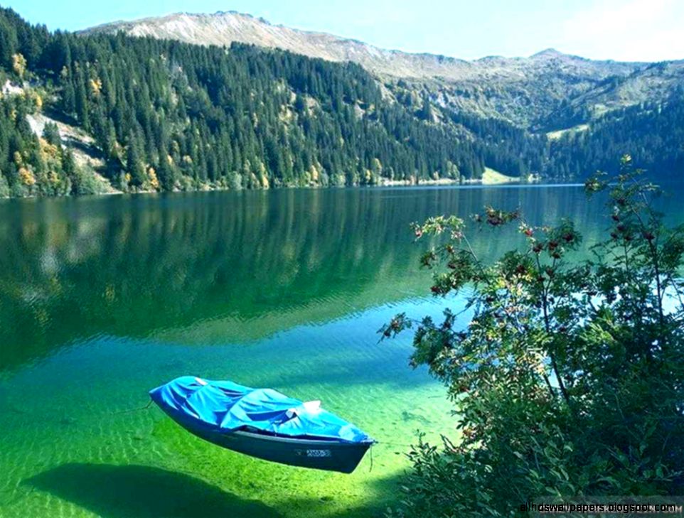 Boat On Crystal Lake Summer Landscape Wallpapers 1024x768 Boat On Crystal Lake Summer Landscape Wallpapers 1024x768