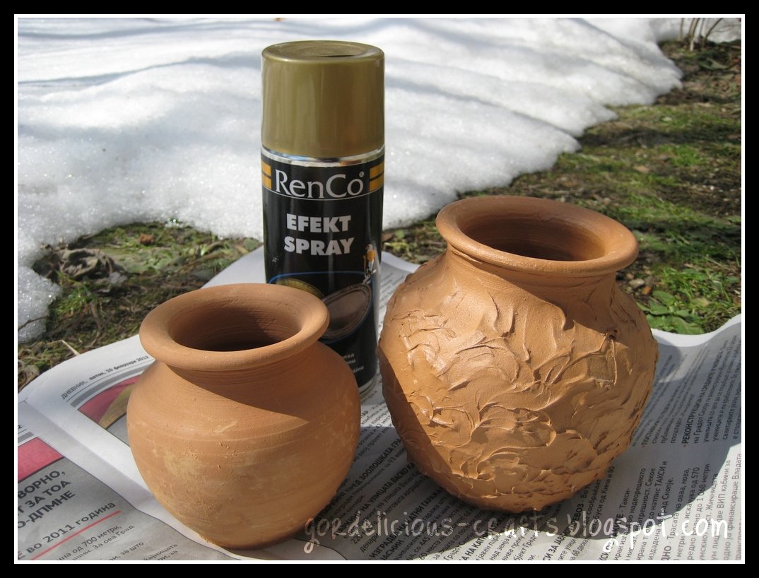 gordelicious creative crafts Clay pot painted with gold spray