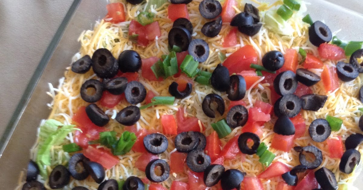 The HodgePodge Gallery Taco Dip with Greek Yogurt