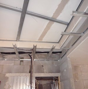 Diari di un architetto: il controsoffitto in cartongesso e la gola ... Costruire un controsoffitto in cartongesso