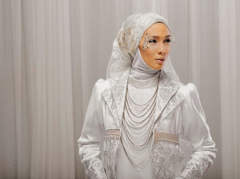 dress pernikahan muslimah 