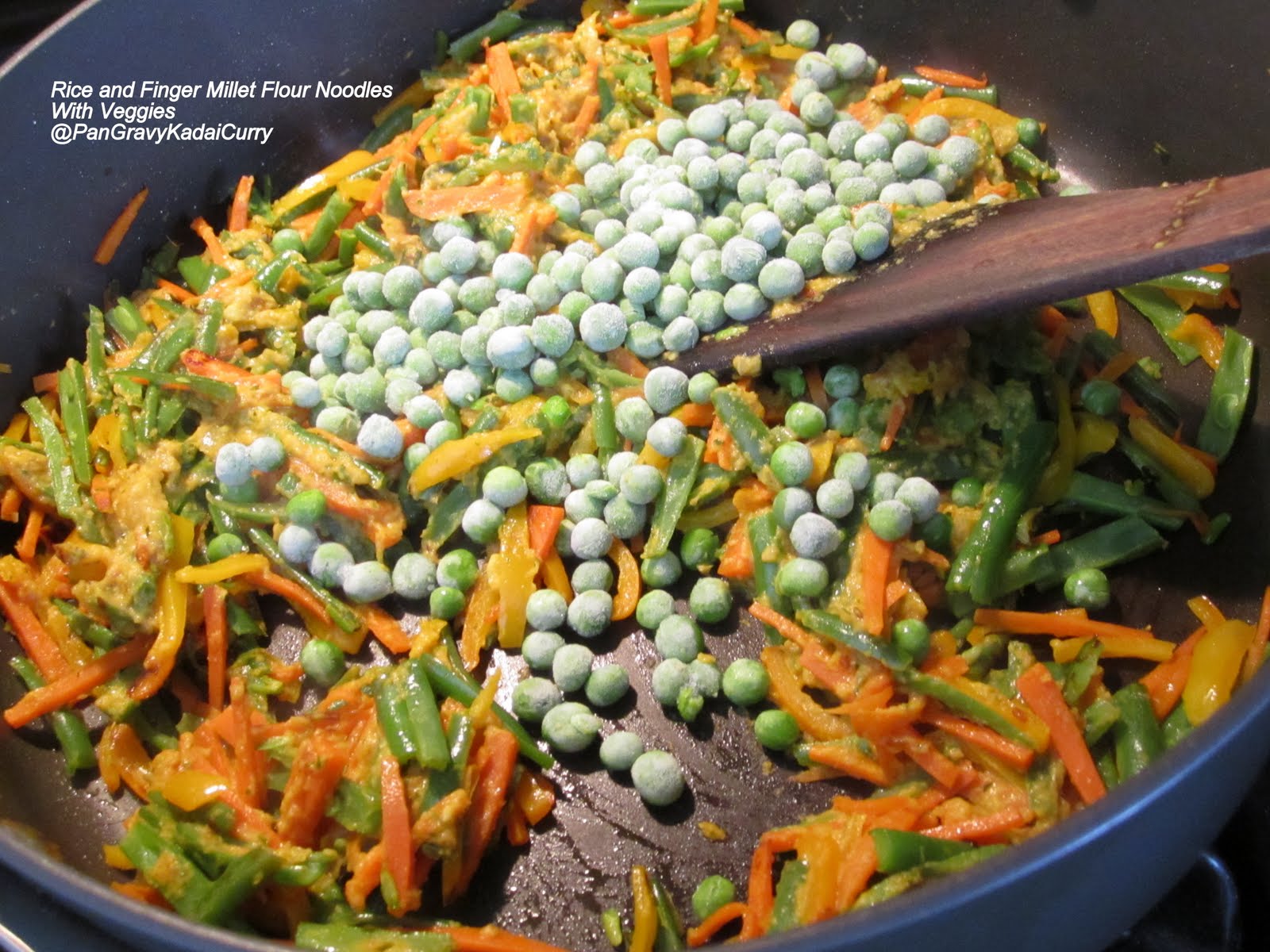 Pan Gravy Kadai Curry "Rice and Finger Millet Flour" Noodles with